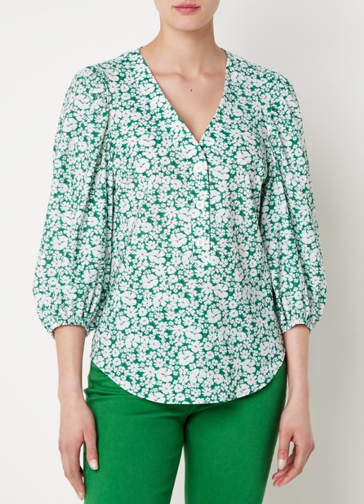 Studio Anneloes Cher blouse van travelstof met bloemenprint - detail 3 groen