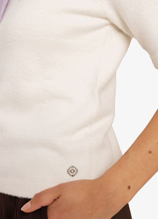 Studio Anneloes Felica fijngebreide pullover met ronde hals - detail 2 gebroken wit