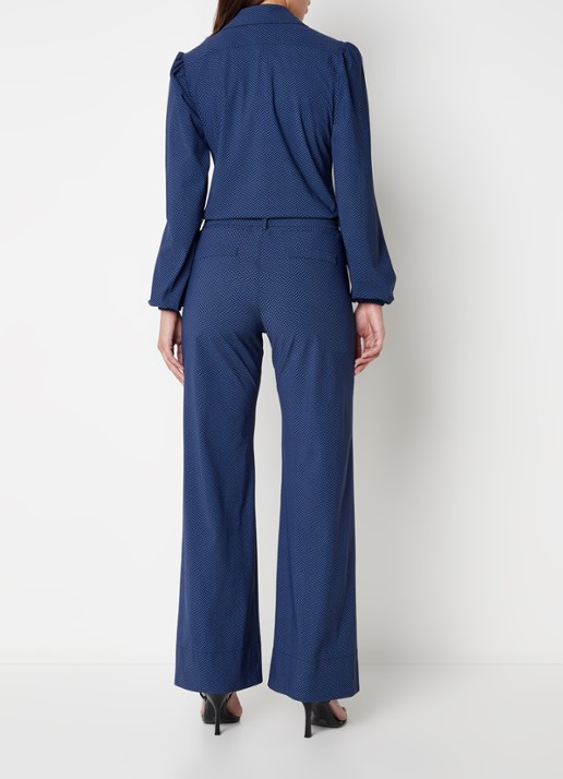Studio Anneloes Nouk flared fit jumpsuit van travelstof met grafische print - achterkant kobaltblauw