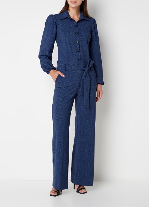 Studio Anneloes Nouk flared fit jumpsuit van travelstof met grafische print - voorkant 4 kobaltblauw