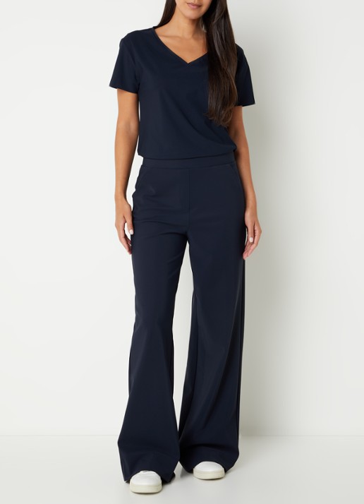 Studio Anneloes Roller T-shirt van travelstof met V-hals - voorkant 3 donkerblauw