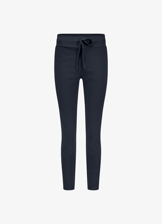 Studio Anneloes Startup mid waist cropped tapered fit pantalon van travelstof - voorkant donkerblauw