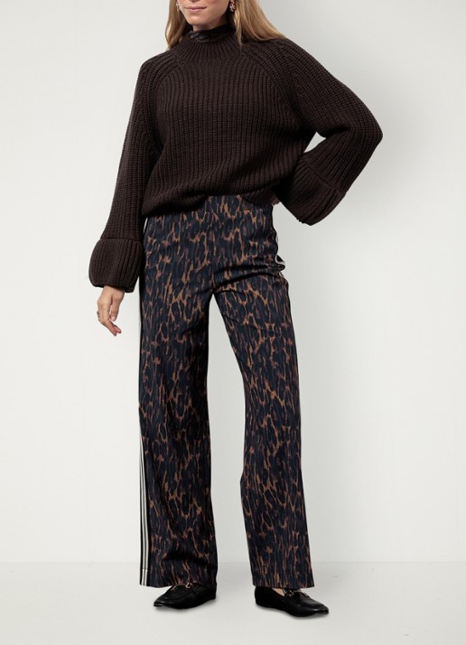 Studio Anneloes Trainer high waist wide fit pantalon met dierenprint - voorkant 3 oranjebruin