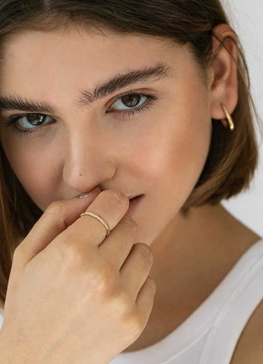 Studio Kroewe Bamboo ring van 14 karaat geelgoud - voorkant 5 geelgoud