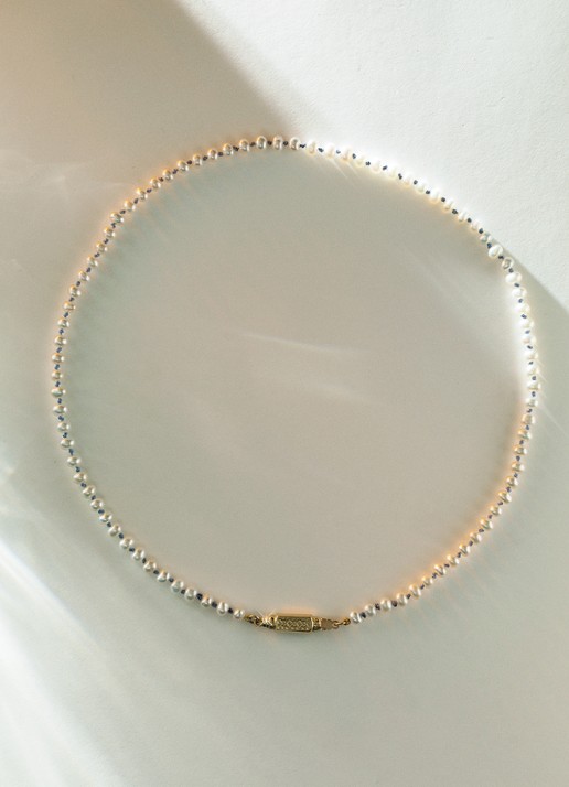 Studio Kroewe Bonne parelketting van 14 karaat geelgoud - detail 4 geelgoud