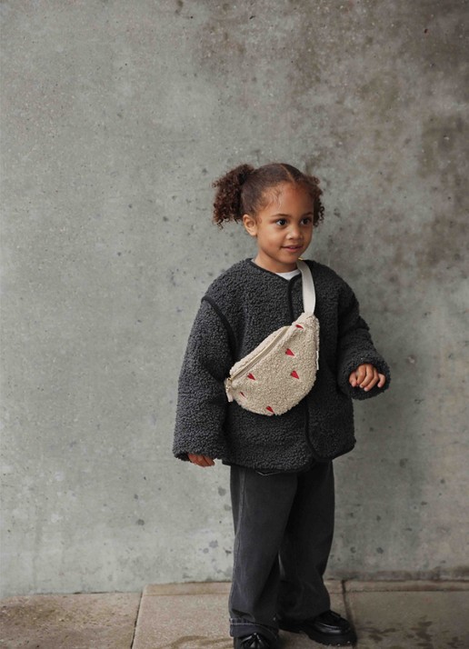 Studio Noos Hearts heuptas van teddy met borduring - voorkant beige
