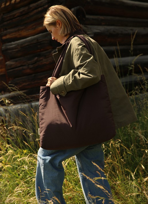 Studio Noos Puffy gewatteerde Mom-Bag met logo - voorkant 5 bruin