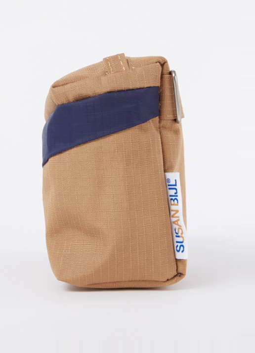 SUSAN BIJL Bum Bag Medium crossbodytas met waterafstotende coating - detail 3 camel