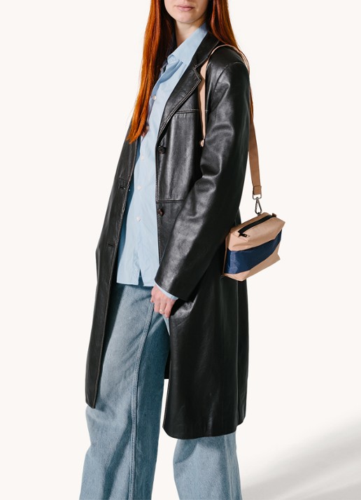 SUSAN BIJL Bum Bag Medium crossbodytas met waterafstotende coating - voorkant 7 camel