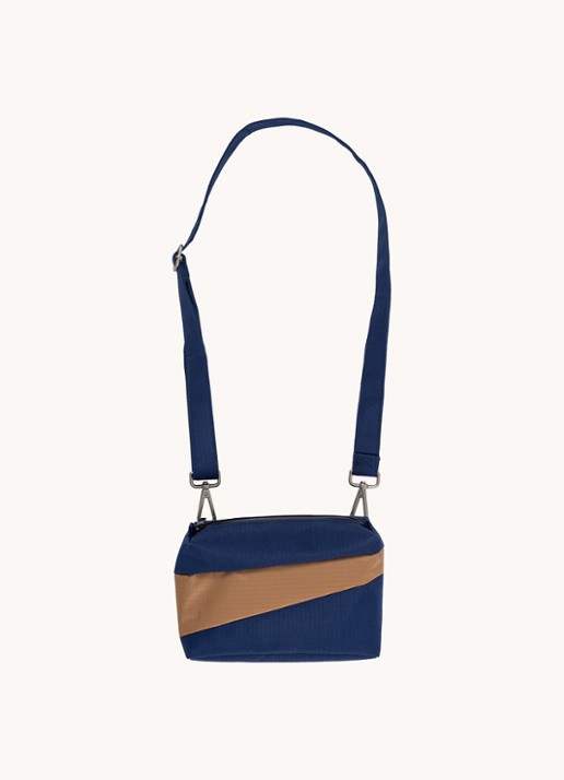 SUSAN BIJL Bum Bag Medium crossbodytas met waterafstotende coating - voorkant 2 donkerblauw