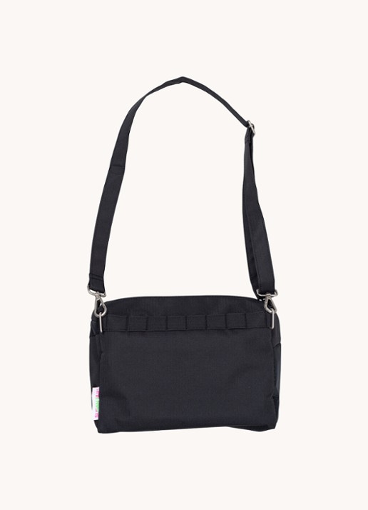 SUSAN BIJL The New Bum Bag Medium crossbodytas met waterafstotende coating - achterkant 2 zwart