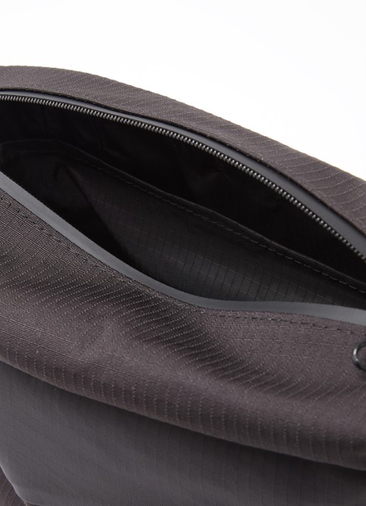 SUSAN BIJL The New Bum Bag Medium crossbodytas met waterafstotende coating - detail 3 zwart