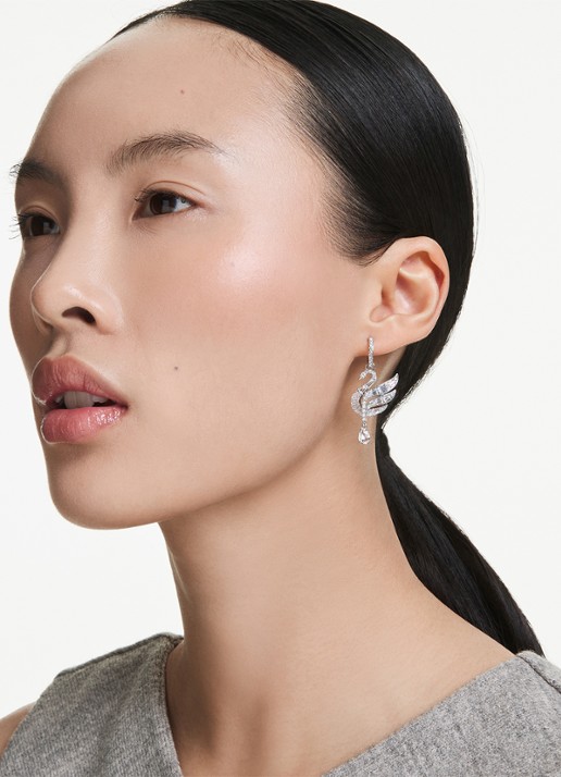 Swarovski Swan oorhangers met zirkonia - voorkant 5 zilver