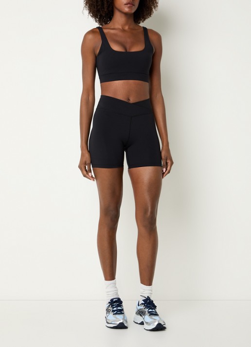 TALA DayFlex high waist skinny fit korte trainingsshort met logo - voorkant 2 zwart