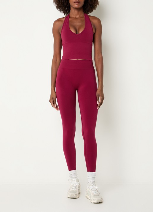 TALA Sculpt Seamless trainings haltertop met light support - voorkant 3 kersenrood