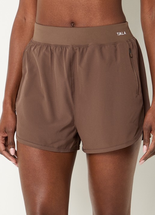 TALA SkinLuxe high waist straight fit trainingsshort met ritszakken