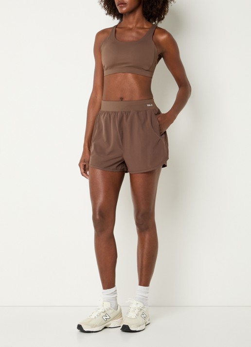 TALA SkinLuxe high waist straight fit trainingsshort met ritszakken - voorkant 2 bruin