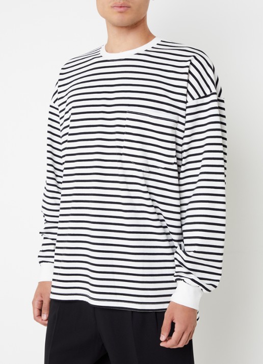The Frankie Shop Cody longsleeve met borstzak en streepprint - detail zwart