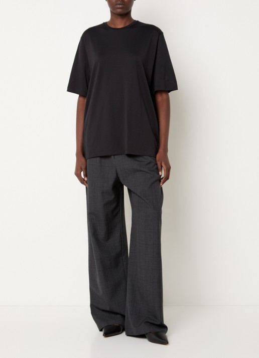 The Frankie Shop Harper T-shirt met ronde hals - voorkant 3 zwart