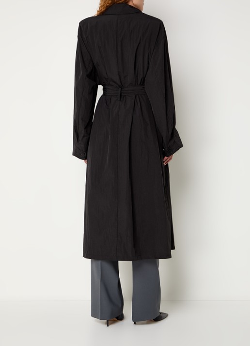 The Frankie Shop Jude double-breasted trenchcoat met strikceintuur - achterkant zwart