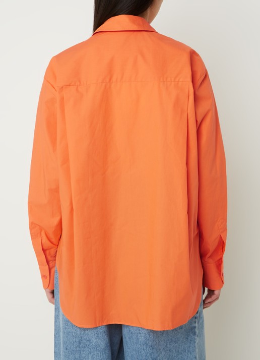 The Frankie Shop  Lui oversized blouse met borstzak  - achterkant 4 donkeroranje