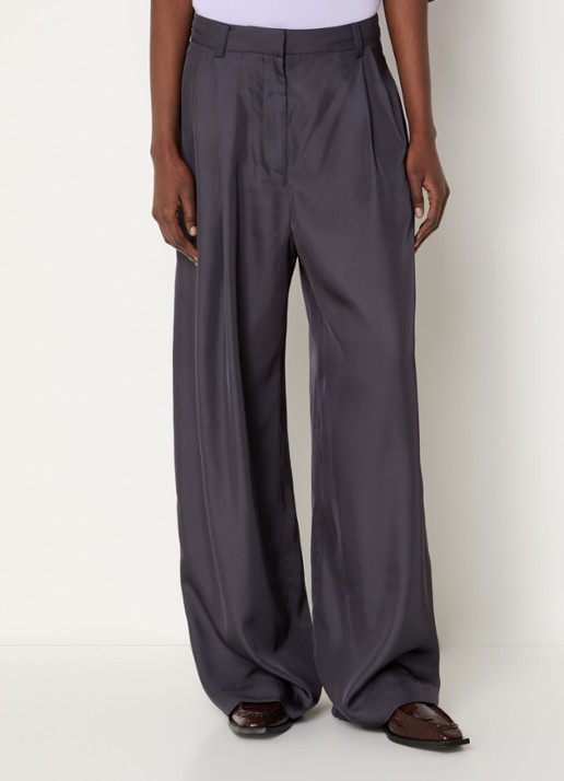 The Frankie Shop Mara Fluid mid waist wide fit pantalon met glanzende finish