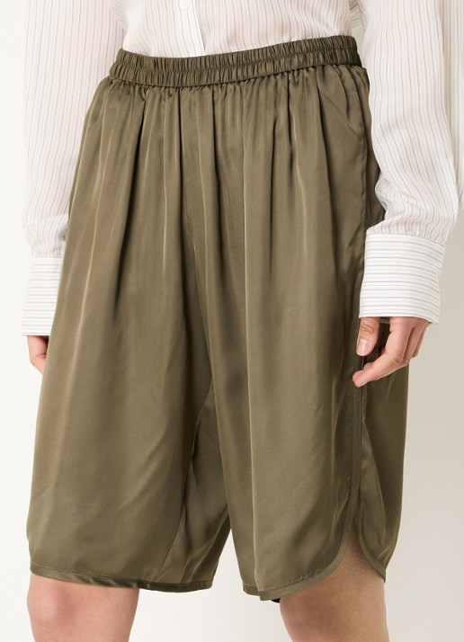 The Frankie Shop Nelis high waist straight fit korte broek van satijn