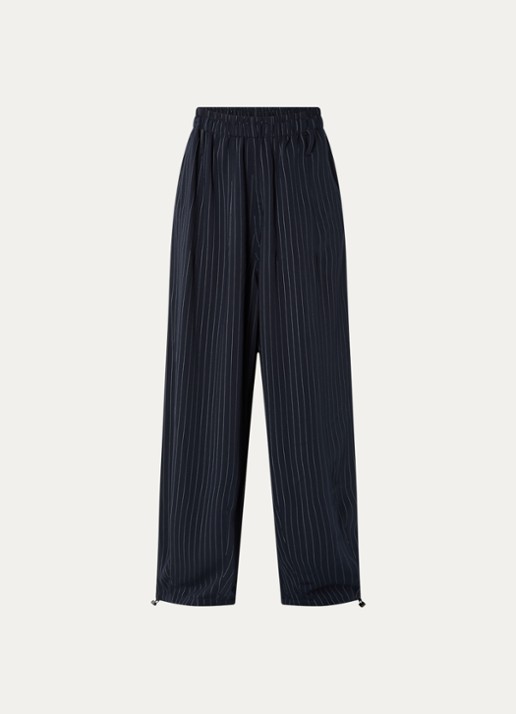 The Frankie Shop Oakdale mid waist balloon fit broek met steekzakken - voorkant 2 donkerblauw