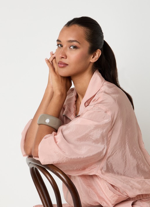 The Frankie Shop Tfs Glossy bangle - voorkant 3 taupe