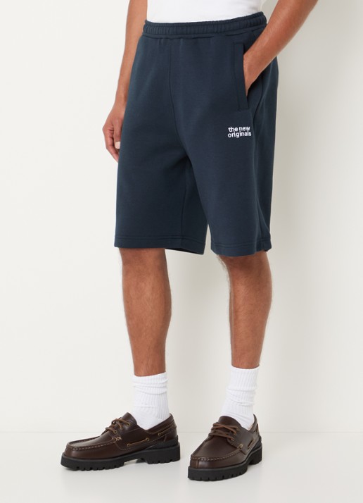The New Originals Emblem wide fit korte joggingbroek met logo