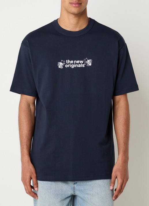 The New Originals Flying Bees T-shirt met front- en backprint - achterkant donkerblauw