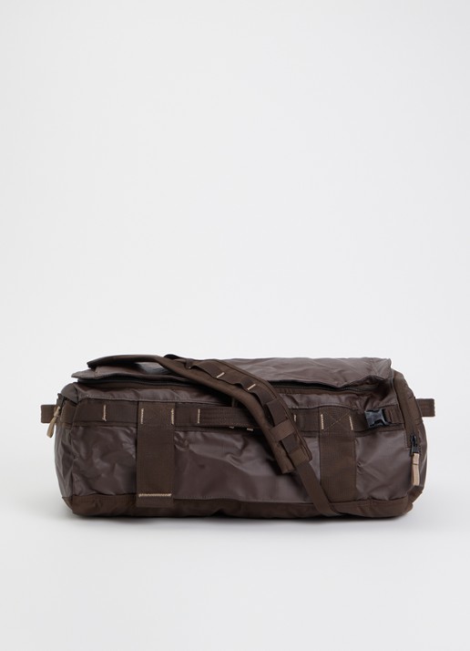 The North Face Base Camp Voyager 32L rugzak met 15 inch laptopvak - voorkant donkerbruin
