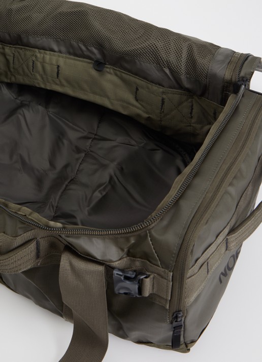The North Face Base Camp Voyager 42L weekendtas met 15 inch laptopvak - detail legergroen
