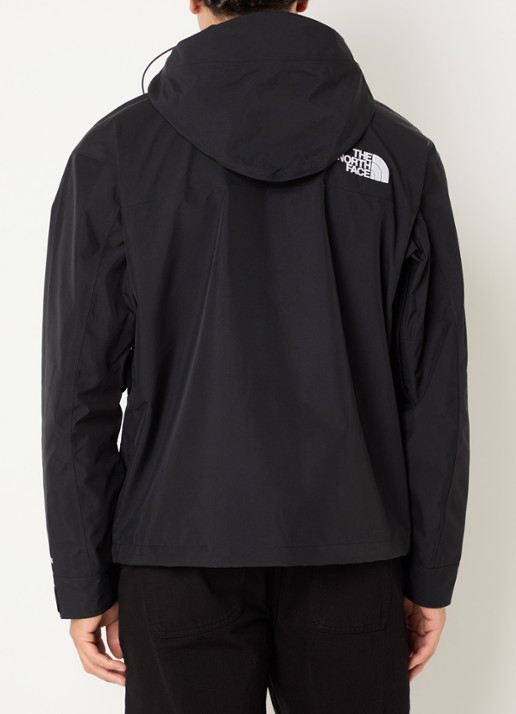 The North Face Gtx windjack met capuchon en ritszakken - achterkant zwart