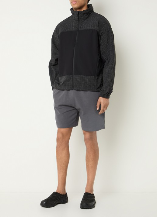 The North Face Jack met ruitdessin en ritszakken - voorkant 2 antraciet