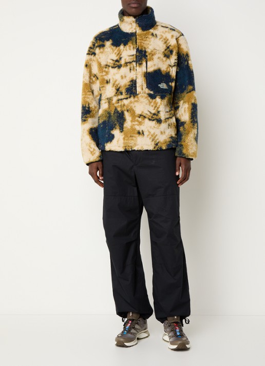 The North Face M extreme sweater van teddy met logo en opstaande kraag - voorkant 3 mosterd