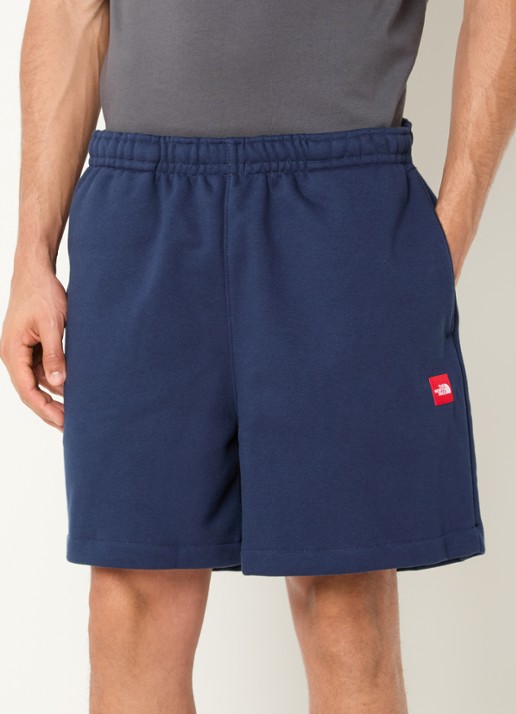 The North Face Red box straight fit korte joggingbroek met steekzakken