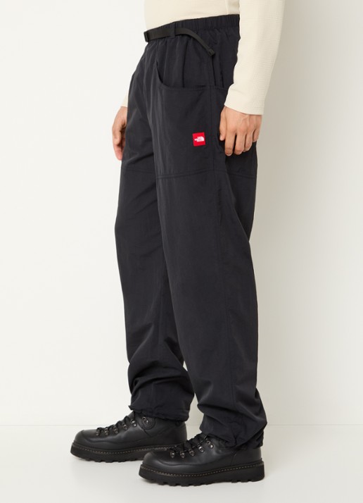 The North Face Red Box tapered fit broek met steekzakken - detail 5 zwart