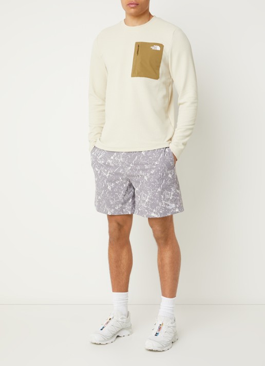 The North Face Straight fit korte broek met print en steekzakken - voorkant 4 lichtgrijs