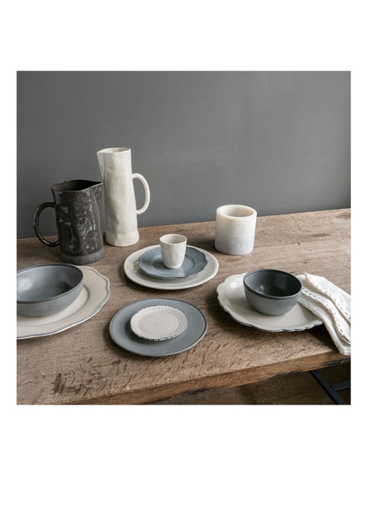 The Table Atelier hoge waterkan - detail 3 beige