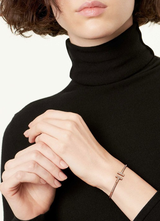 Tiffany & Co. Tiffany T bangle van 18 karaat roségoud met diamant 80874 - detail undefined