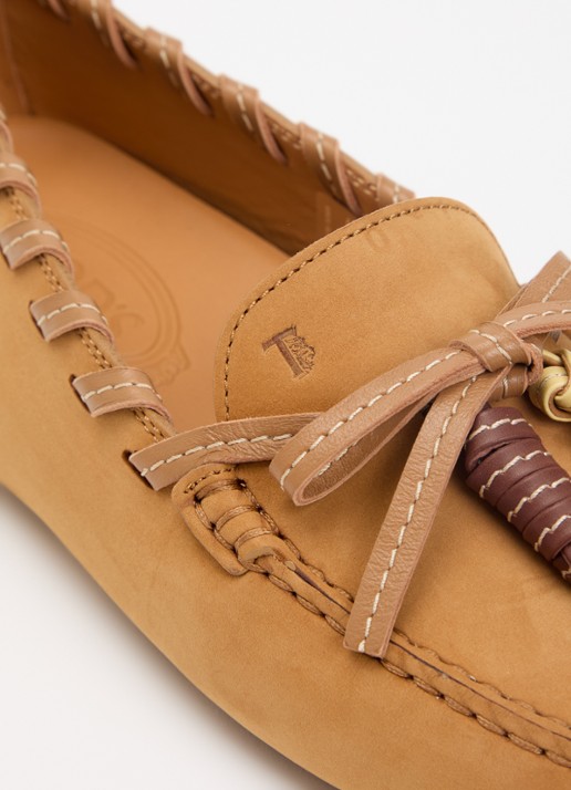 Tod's Gommino 22L mocassin van suède met gevlochten details - detail 6 camel