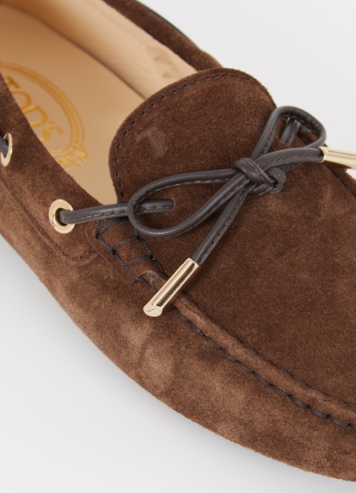 Tod's Gommino Driving bootschoen van suède - detail 4 donkerbruin