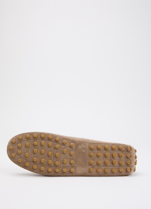 Tod's Gommino mocassin van kalfssuède - detail 3 lichtbruin