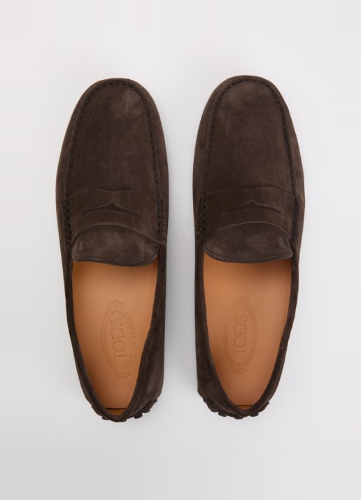 Tod's Gommino mocassin van suède - detail 2 donkerbruin