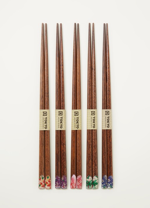 Tokyo Design Studio Chopsticks eetstokjes set van 5  - voorkant 3 bruin