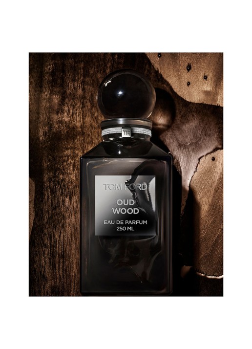 Tom Ford Oud Wood Eau de Parfum Decanter - detail 4 undefined