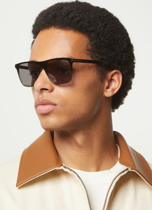 TOM FORD Wayfarer zonnebril FT0832 - voorkant 2 donkerbruin