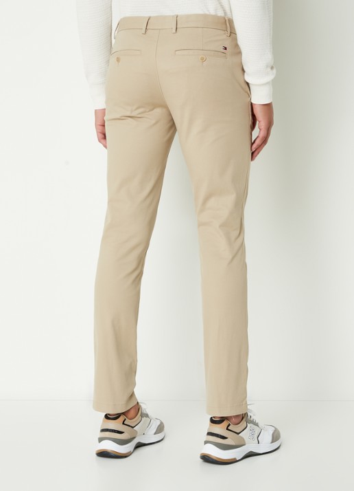 Tommy Hilfiger 1985 Bleecker slim fit chino in  katoenblend - achterkant khaki