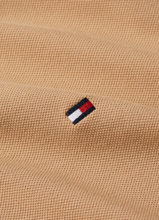 Tommy Hilfiger 1985 slim fit polo met logoborduring - detail classic khaki / beige